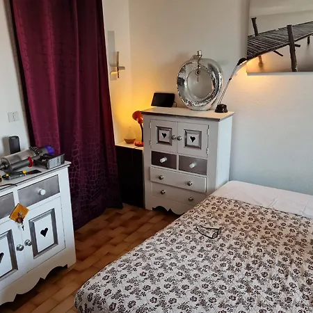 Avant Port Apartment *